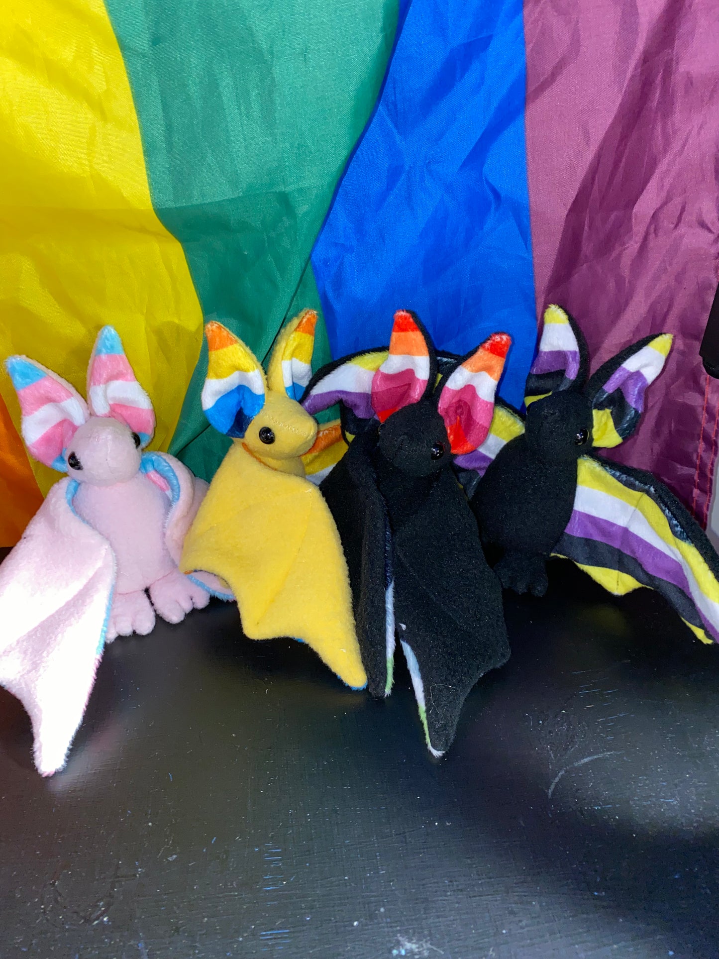 Peluche de murciélago del orgullo personalizado