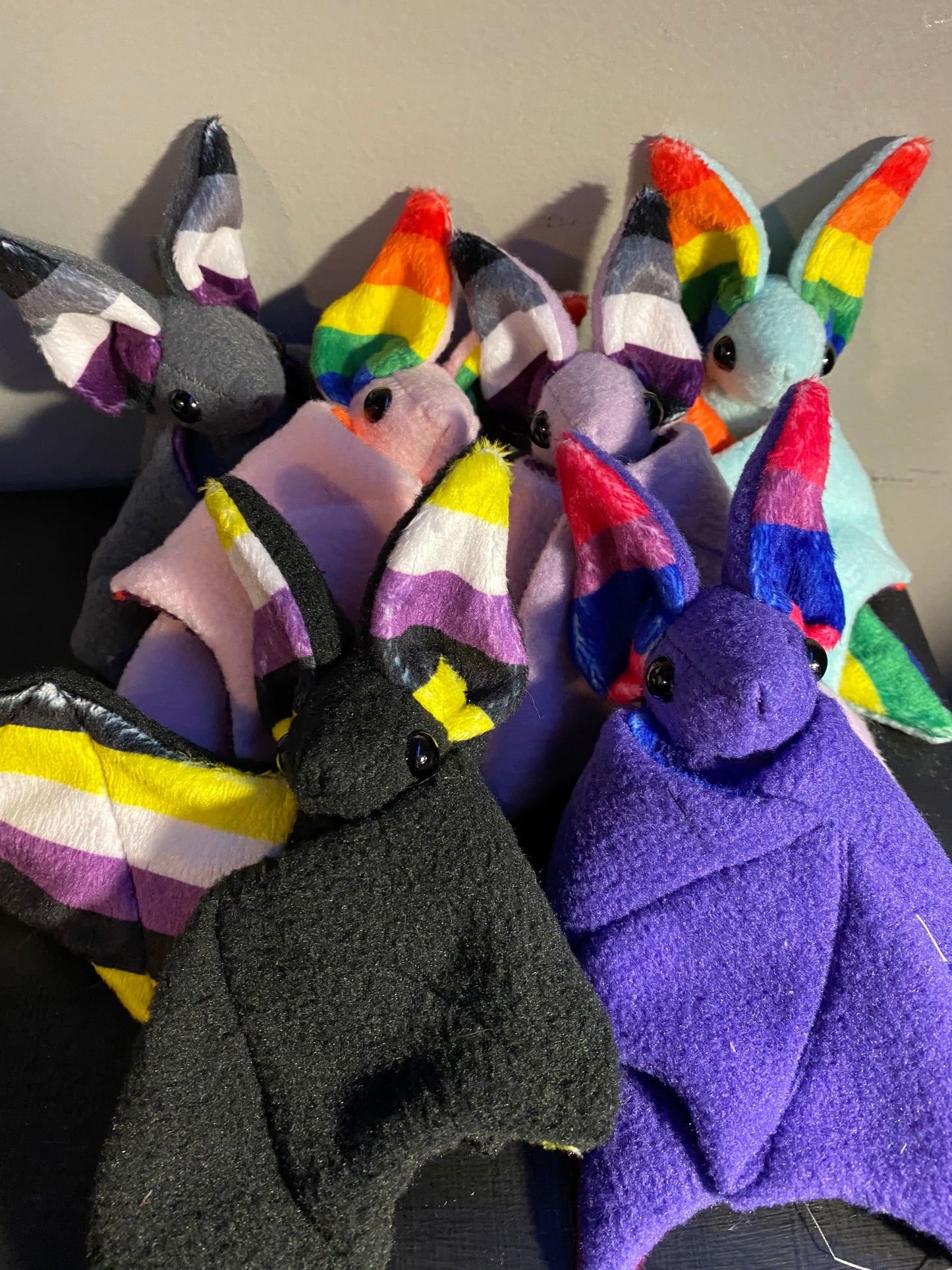 Peluche de murciélago del orgullo personalizado
