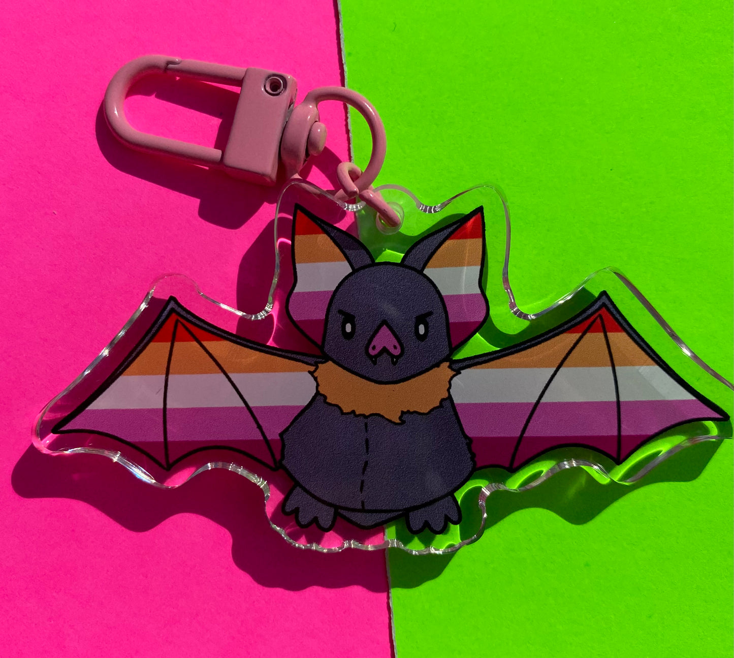 Llavero acrílico de 3" del murciélago del orgullo lésbico